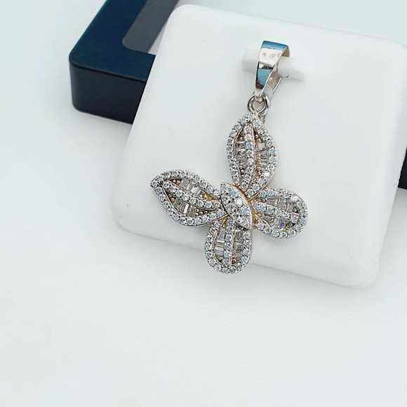 - "925 Sterling Silver Cubic Zirconia Pendant, UU1P6A6032 - Picture 3 of 7